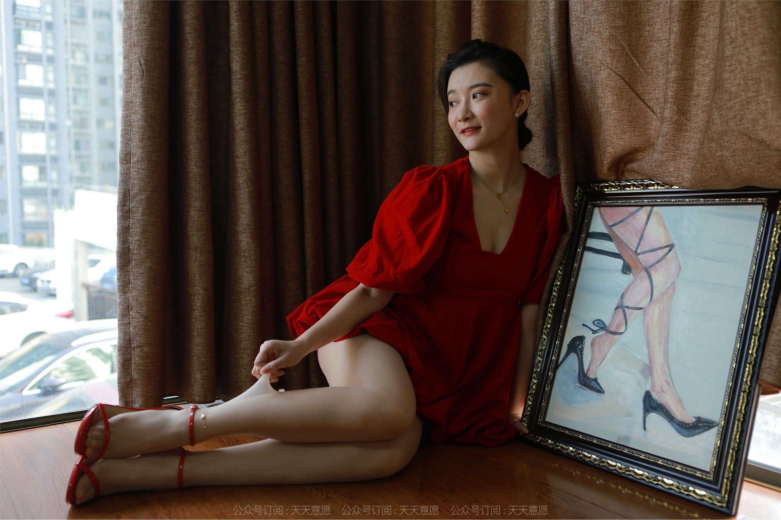 IESS异思趣向  2022.02.10 丝享家1001：秋秋《跨年夜性感红裙》